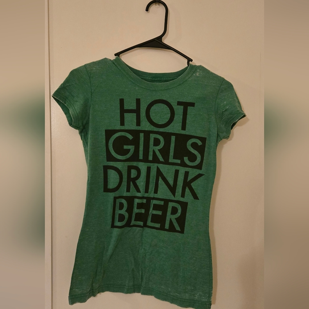 Hot Girls Drink Beer T-shirt